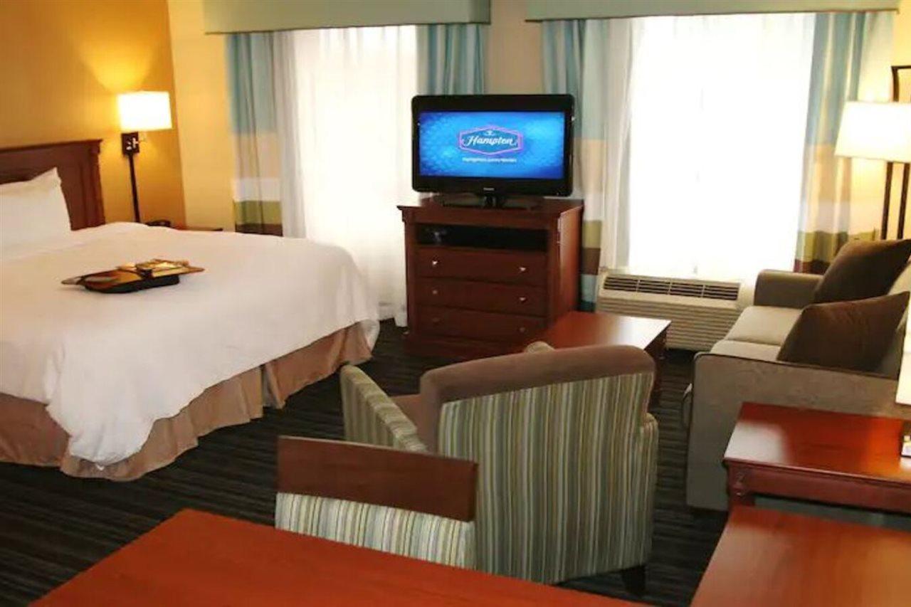 Hampton Inn & Suites By Hilton Toronto Airport Mississauga Bagian luar foto