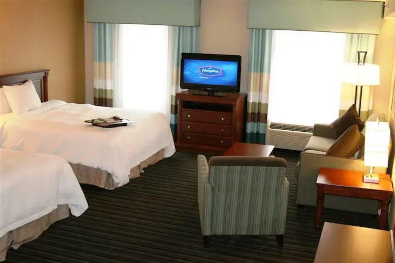 Hampton Inn & Suites By Hilton Toronto Airport Mississauga Bagian luar foto