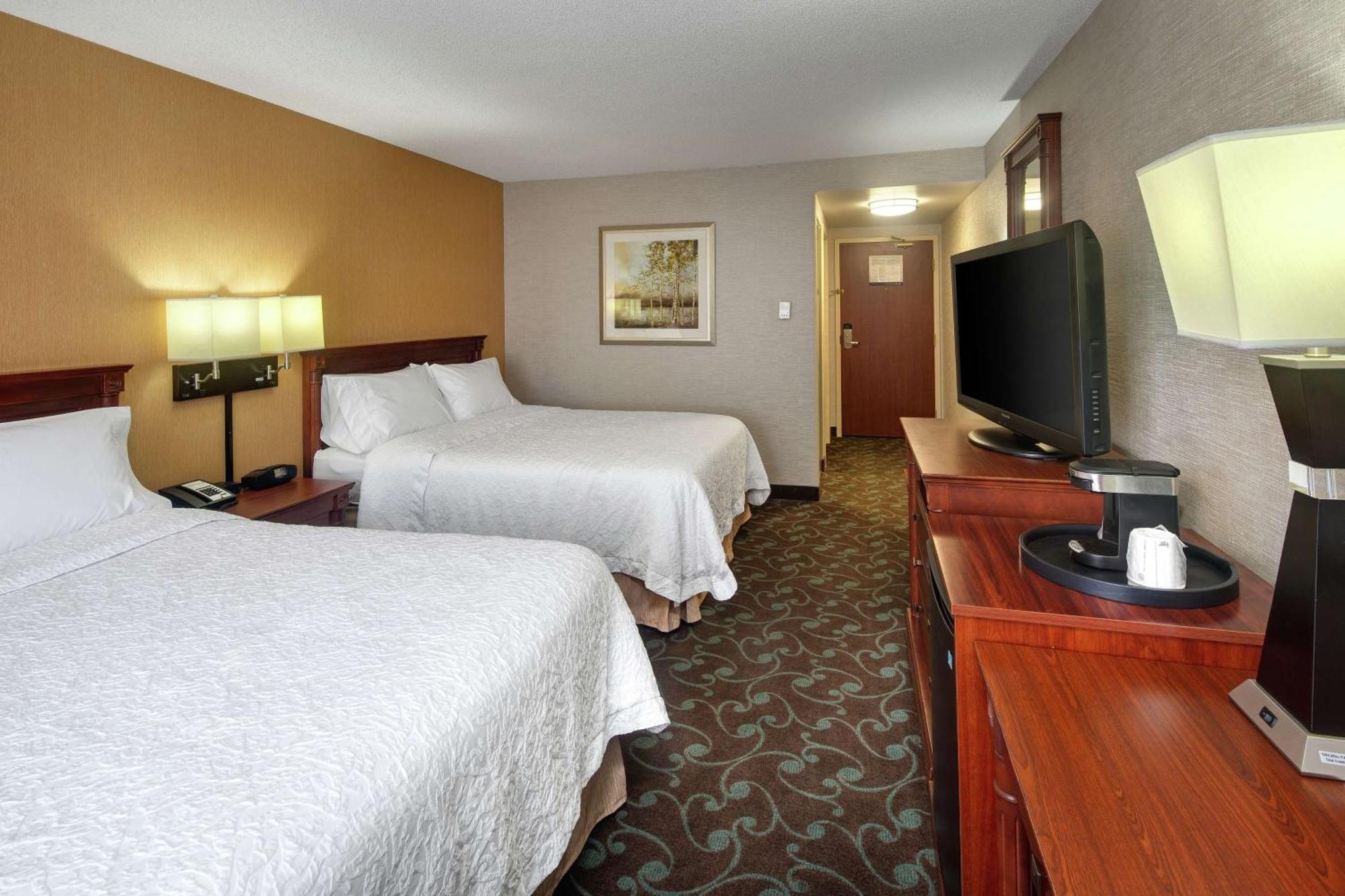 Hampton Inn & Suites By Hilton Toronto Airport Mississauga Bagian luar foto