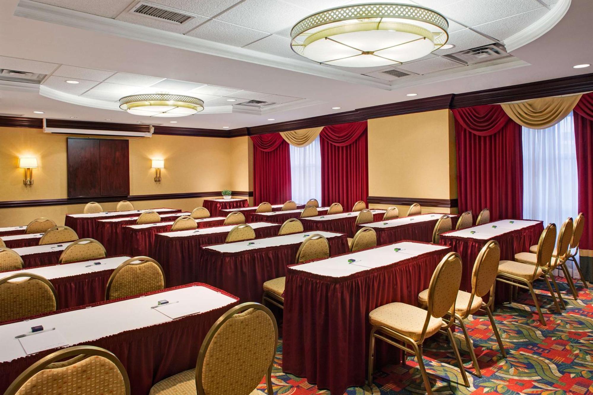 Hampton Inn & Suites By Hilton Toronto Airport Mississauga Bagian luar foto