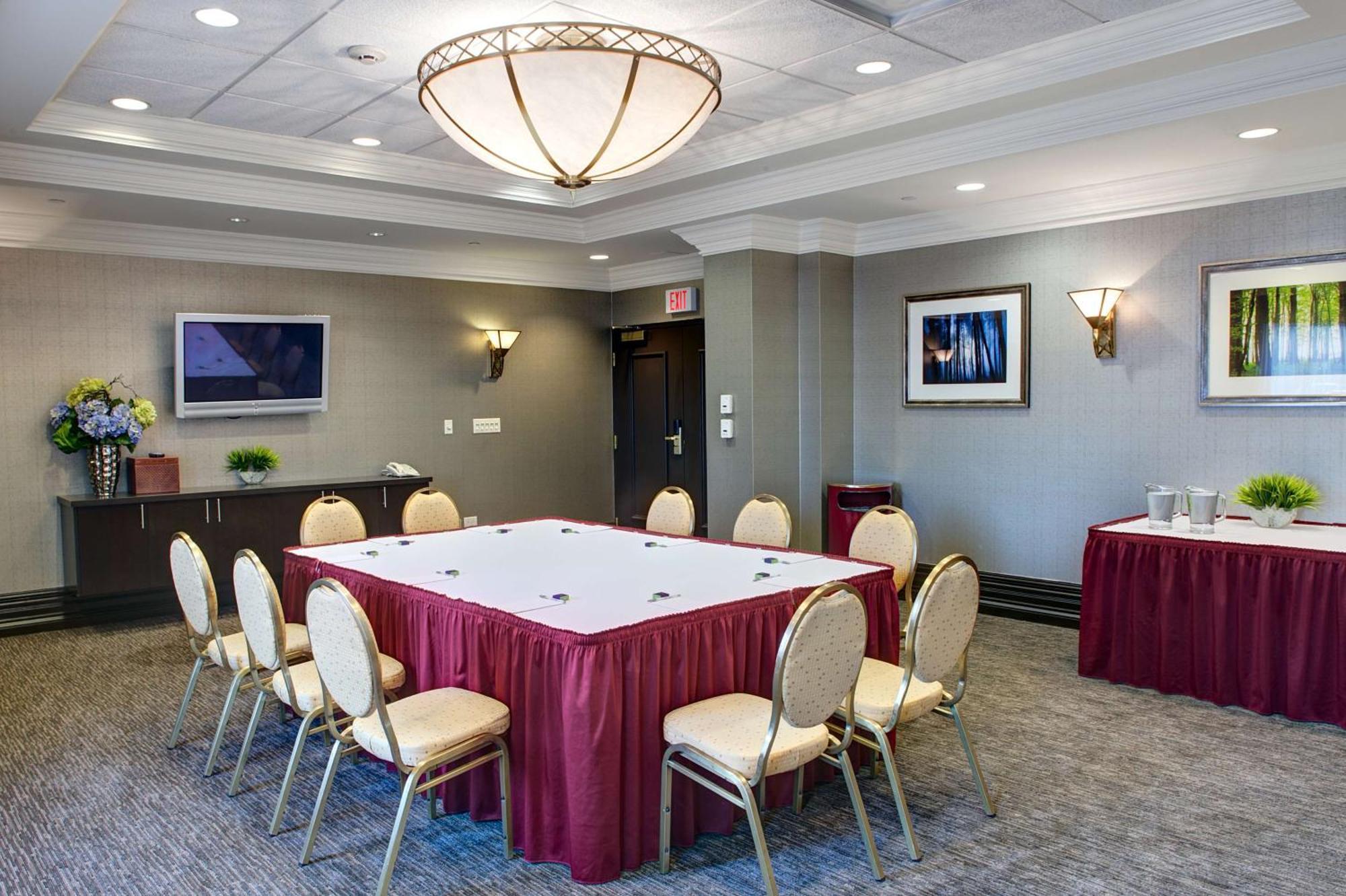 Hampton Inn & Suites By Hilton Toronto Airport Mississauga Bagian luar foto