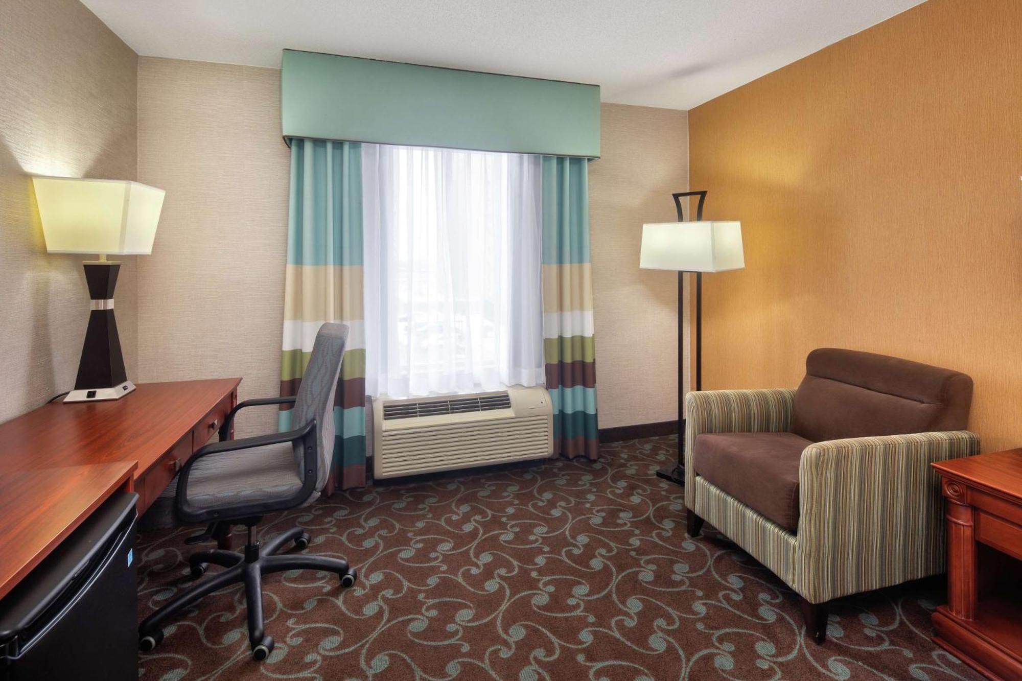 Hampton Inn & Suites By Hilton Toronto Airport Mississauga Bagian luar foto
