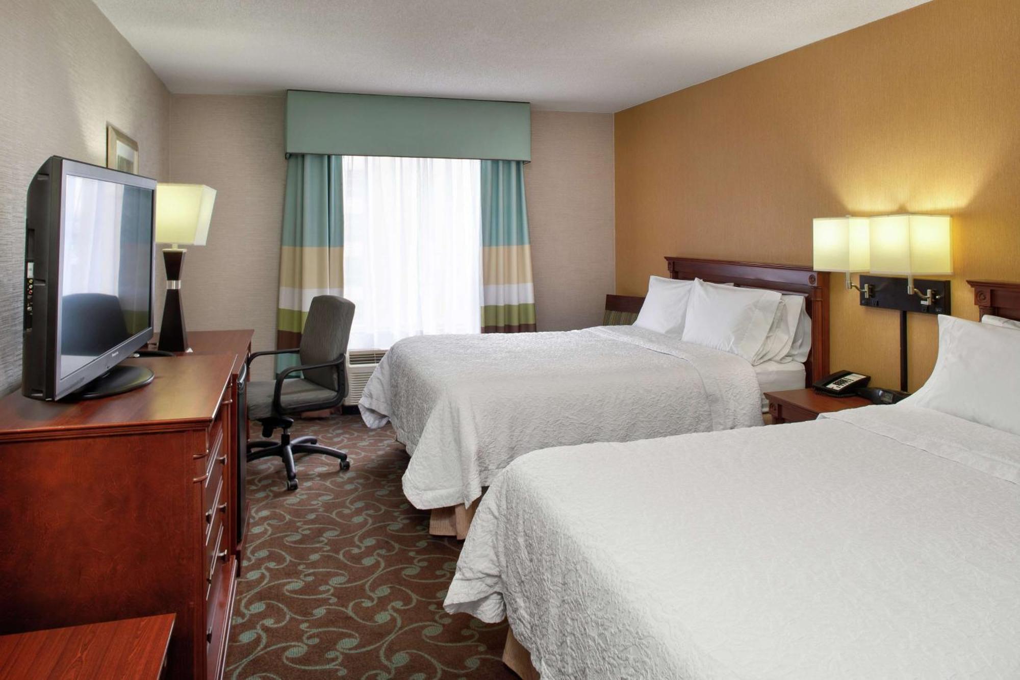 Hampton Inn & Suites By Hilton Toronto Airport Mississauga Bagian luar foto