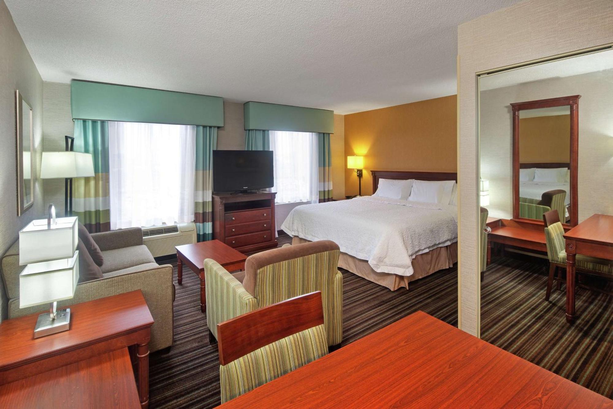 Hampton Inn & Suites By Hilton Toronto Airport Mississauga Bagian luar foto
