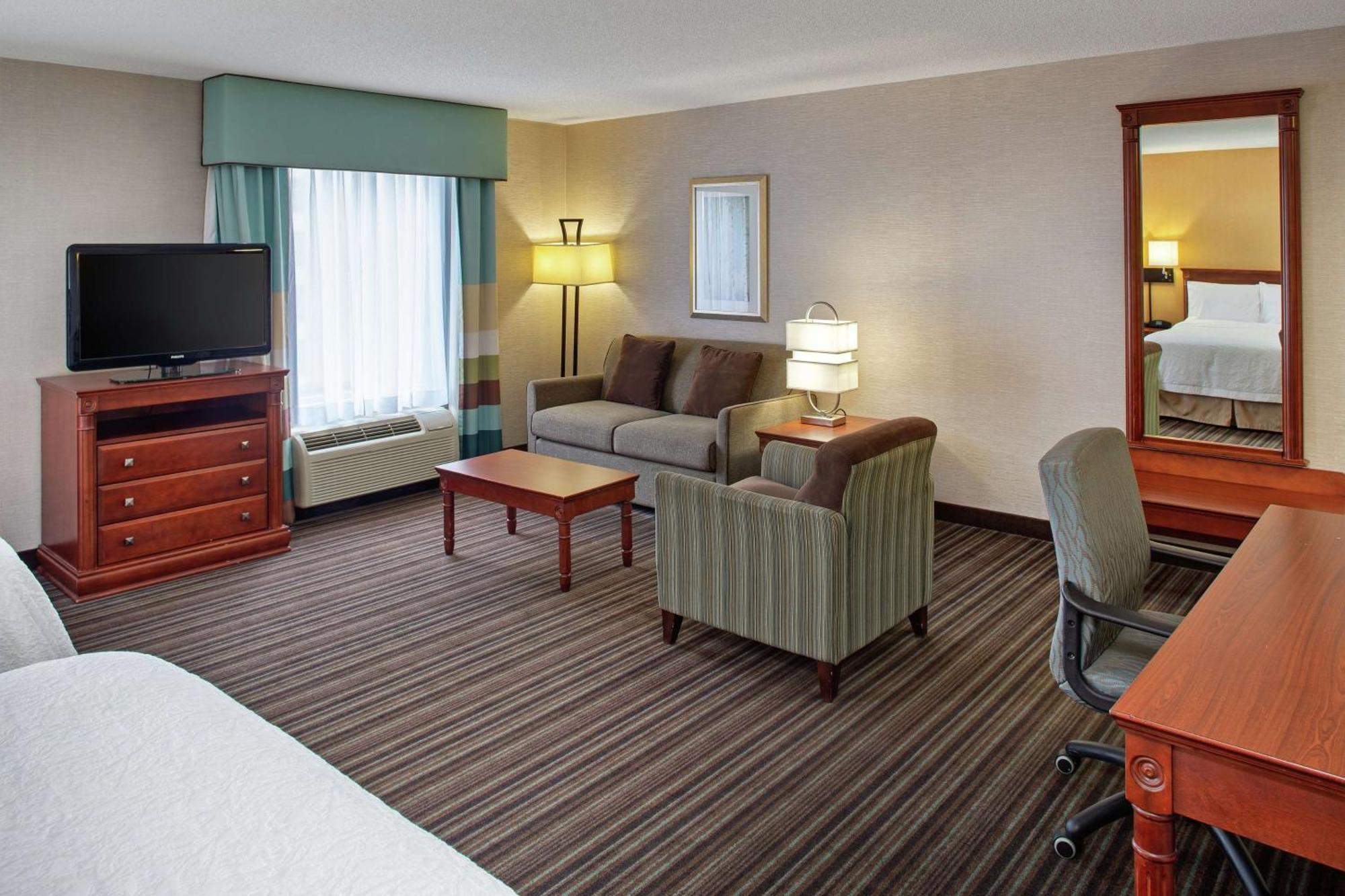 Hampton Inn & Suites By Hilton Toronto Airport Mississauga Bagian luar foto