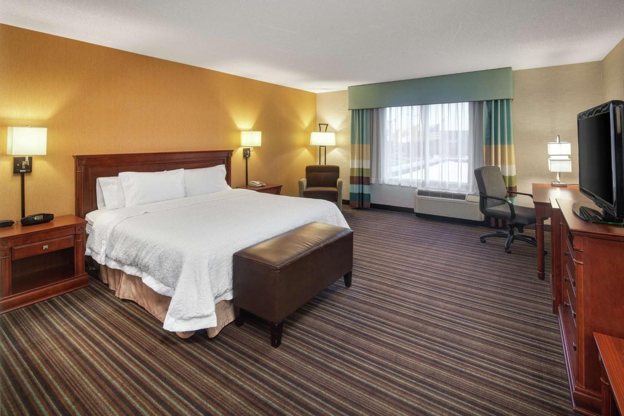 Hampton Inn & Suites By Hilton Toronto Airport Mississauga Bagian luar foto