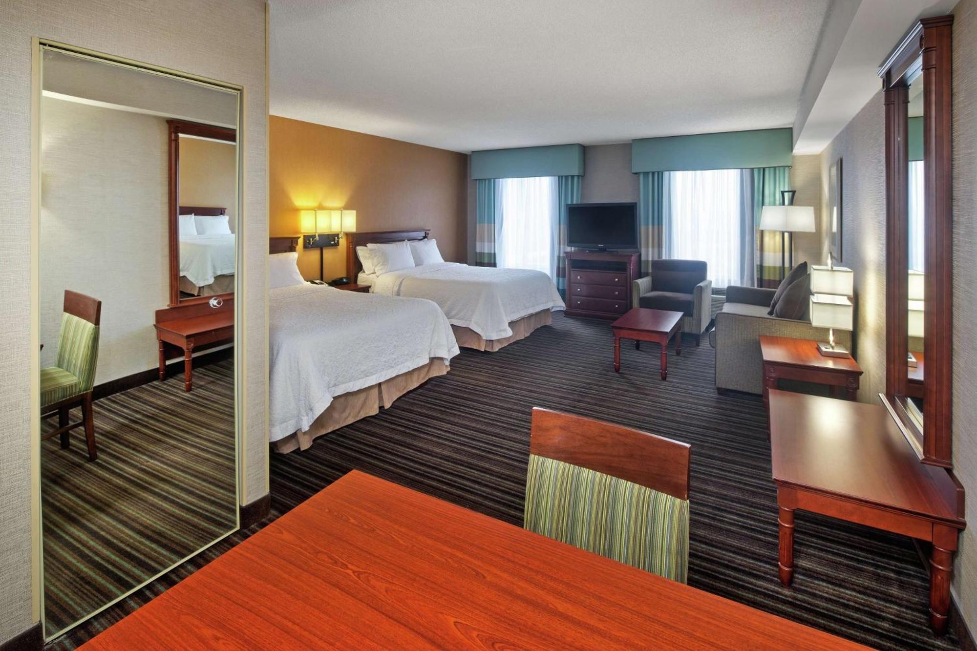 Hampton Inn & Suites By Hilton Toronto Airport Mississauga Bagian luar foto