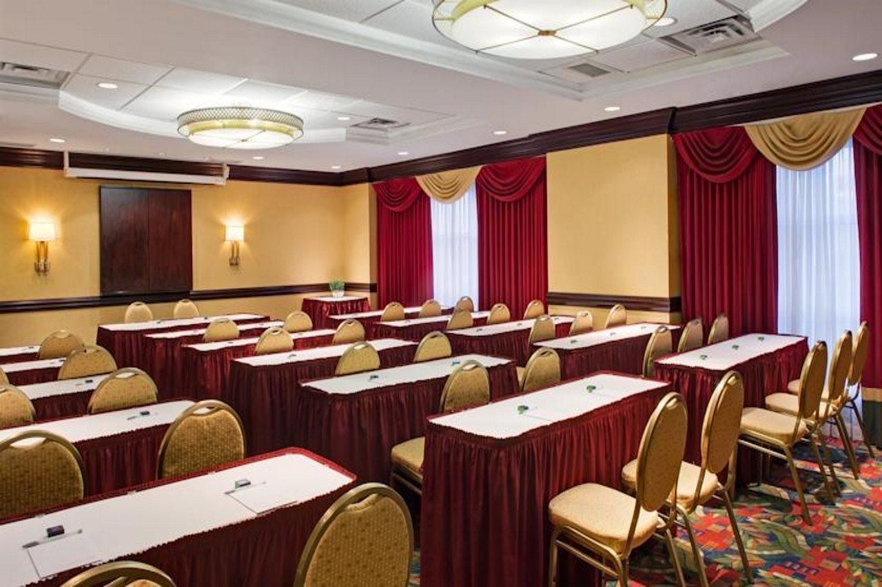 Hampton Inn & Suites By Hilton Toronto Airport Mississauga Bagian luar foto
