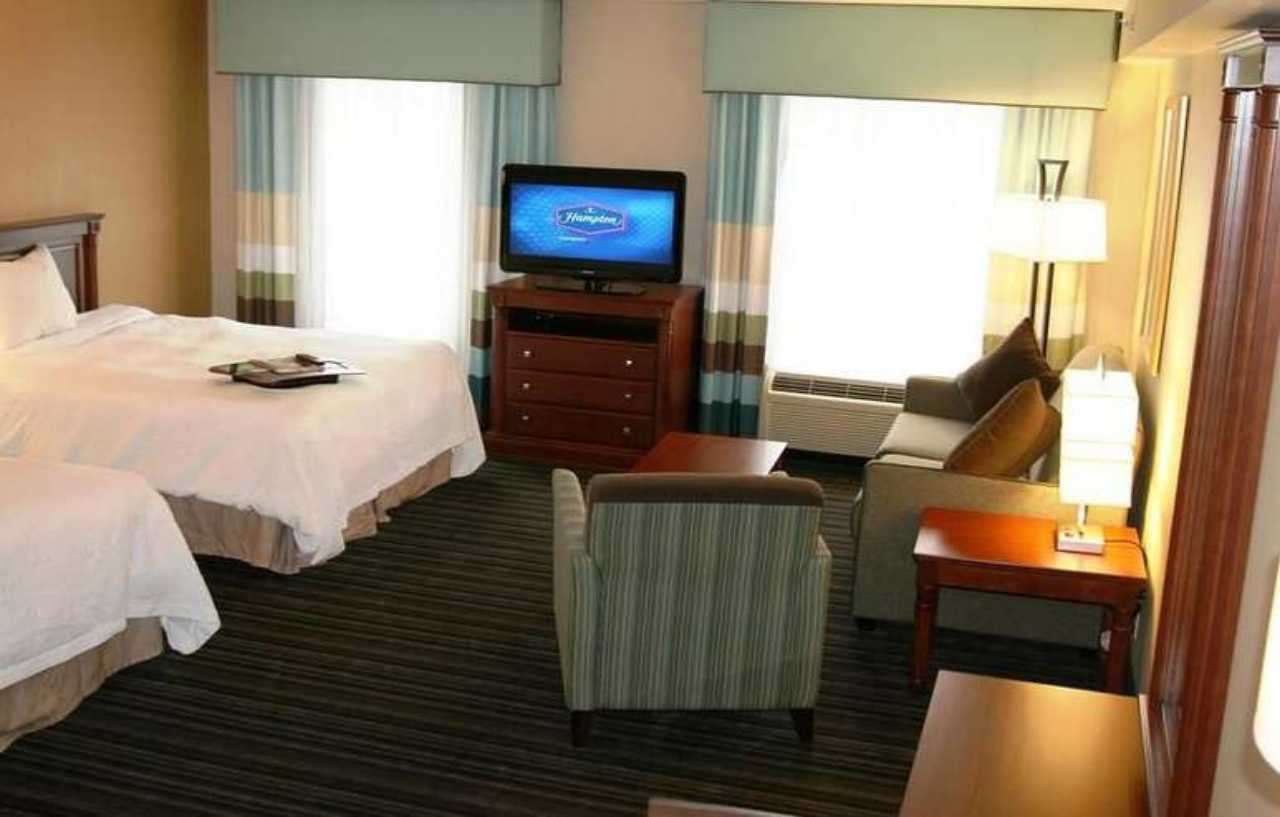 Hampton Inn & Suites By Hilton Toronto Airport Mississauga Bagian luar foto